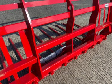 Redrock 9ft silage fork, NEW, 2x side tines, choice of bolt on hooks