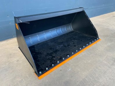 Quicke 240GL+ bucket, NEW, 7ft 6 wide, 1.7 cube, Euro hooks, bolt on cutting edge