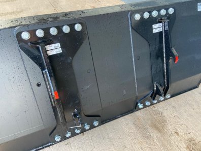 Quicke 240GL+ bucket, NEW, 7ft 6 wide, 1.7 cube, Euro hooks, bolt on cutting edge