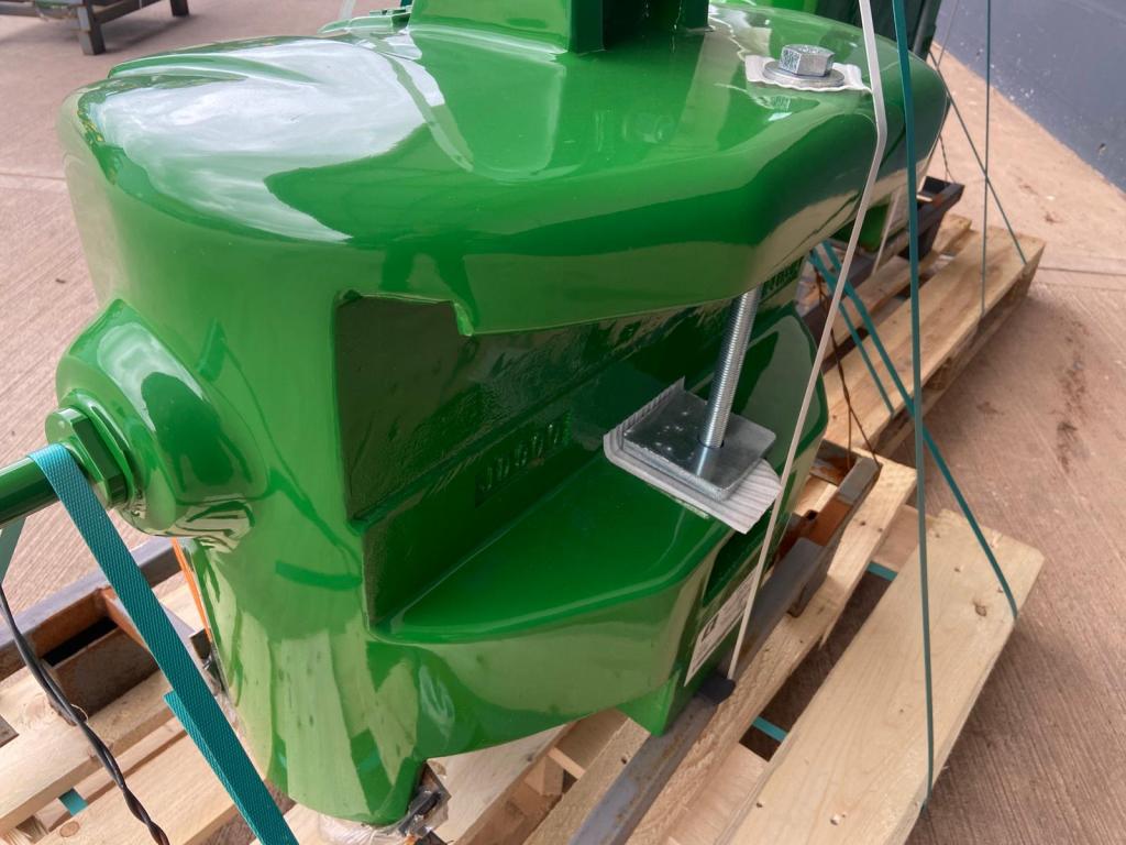 Quicke 900kg Qbloq weight block, NEW, John Deere green, these weight blocks will attach to a JD 110kg tombstone
