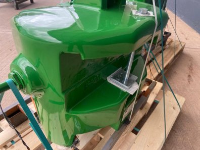 Quicke 900kg Qbloq weight block, NEW, John Deere green, these weight blocks will attach to a JD 110kg tombstone