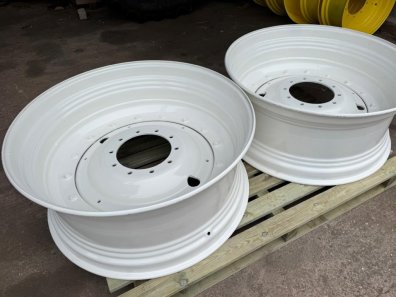 2x 18x42 New Holland wheels to fit NH T7.245