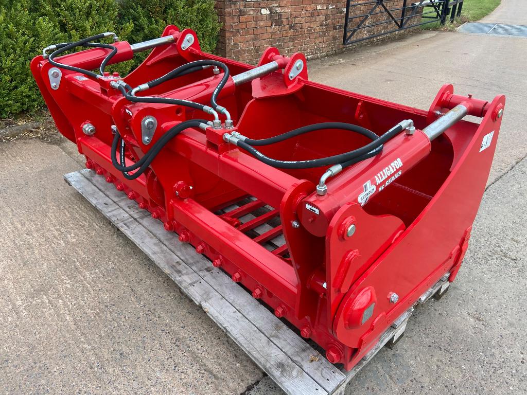 Redrock 218/85 shear grab, NEW, 2.18 Metres wide, 85 cm high, three ram, chrome rams, bolt on blades, bracket ready