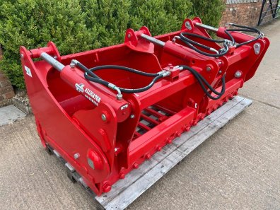 Redrock 218/85 shear grab, NEW, 2.18 Metres wide, 85 cm high, three ram, chrome rams, bolt on blades, bracket ready