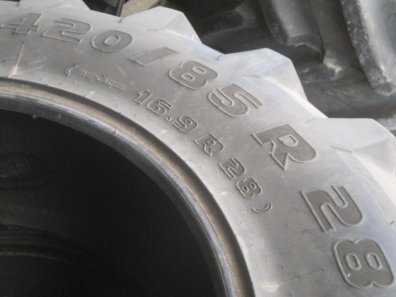 2x 20.8/38 + 2x 16.9/28 Pirelli tyres 60%