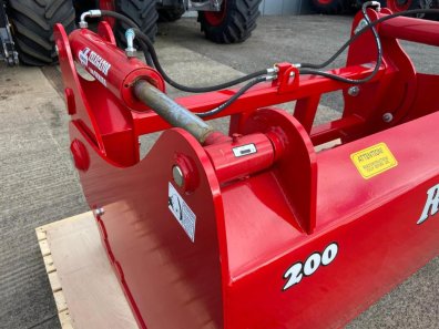 Redrock 200/100 alligator shear grab, NEW, Redrock 100 series, 200 shear grab, 2 meters wide, 1 meter high, twin ram, chrome rams, bolt on blades