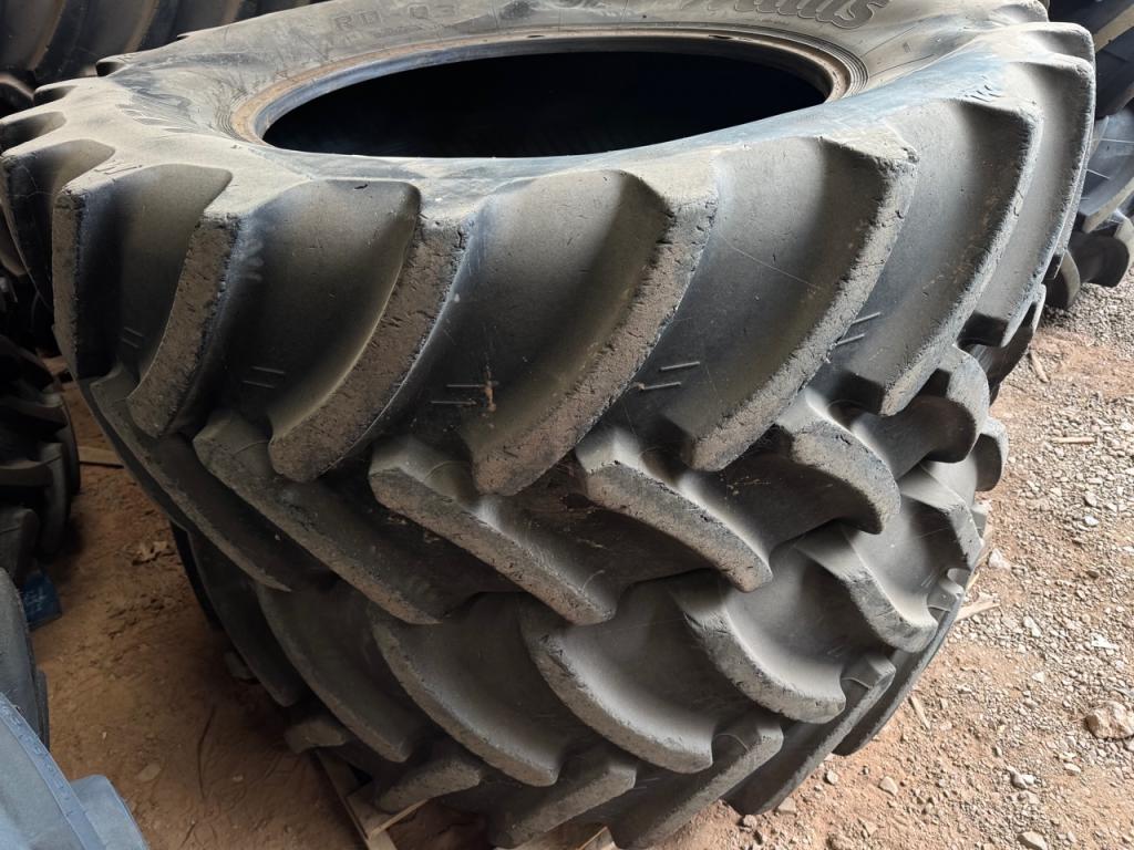 2x 600/65/38 + 2x 480/65/28 Mitas 75 tyres