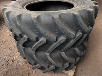 2x 600/65/38 + 2x 480/65/28 Mitas 75 tyres