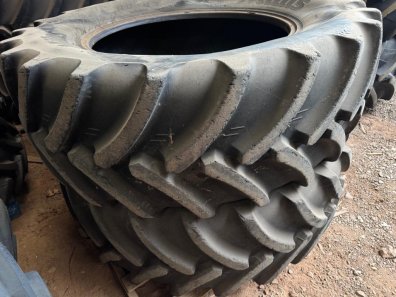 2x 600/65/38 + 2x 480/65/28 Mitas 75 tyres