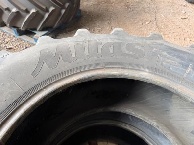 2x 600/65/38 + 2x 480/65/28 Mitas 75 tyres