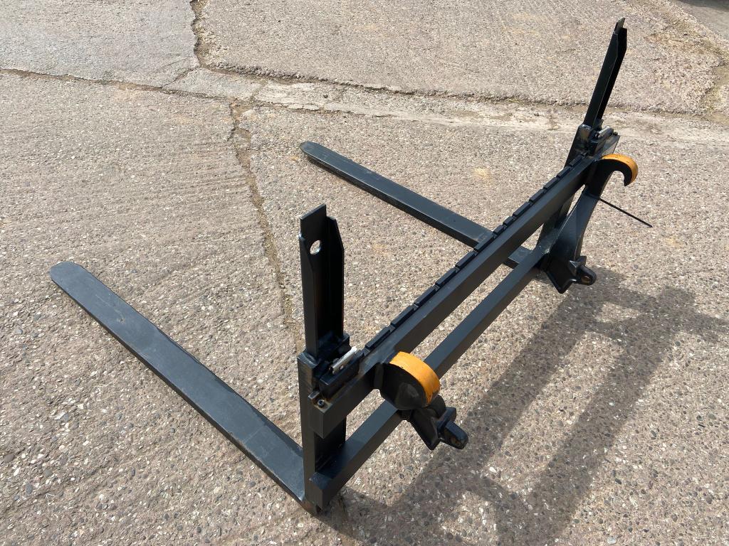 Quicke 2.5 ton pallet tines, NEW, Euro hooks