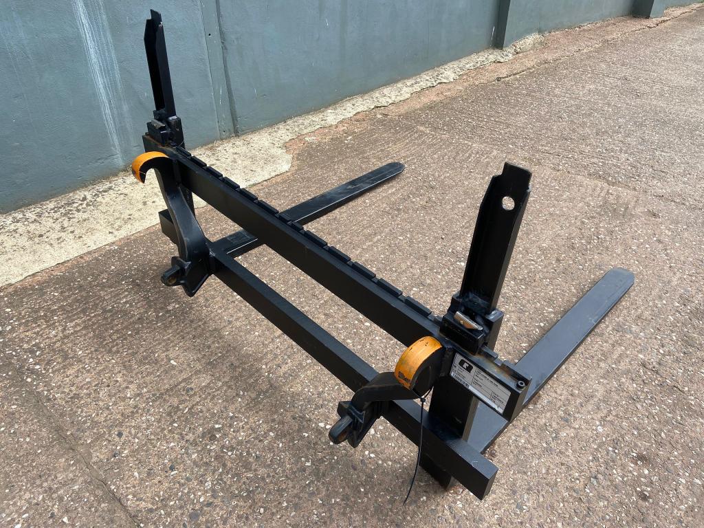 Quicke 2.5 ton pallet tines, NEW, Euro hooks