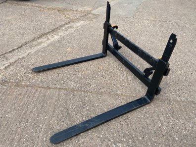 Quicke 2.5 ton pallet tines, NEW, Euro hooks
