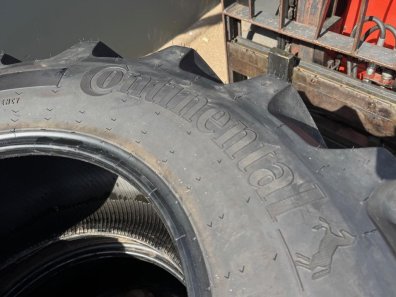 2x 420/70/24 Continental tyres, 99%