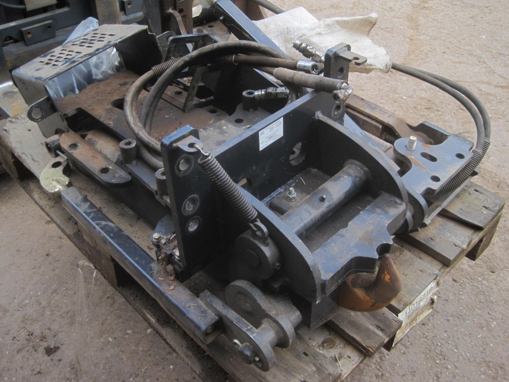 Deutz pickup hitch to fit M610-M640, as new condition