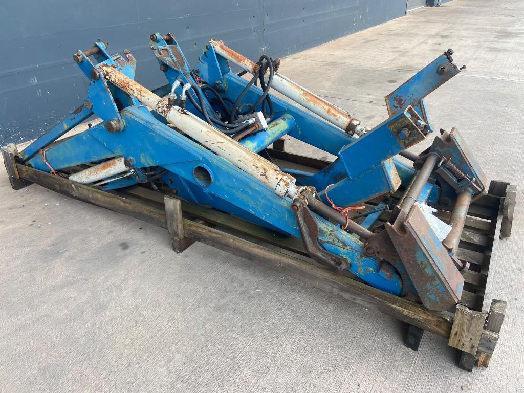 Ford loader boom and brackets, to fit 5610/6610/7610 tractor