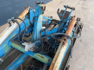 Ford loader boom and brackets, to fit 5610/6610/7610 tractor