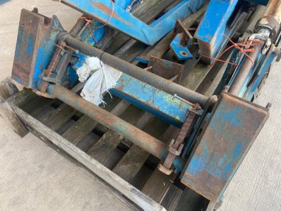 Ford loader boom and brackets, to fit 5610/6610/7610 tractor