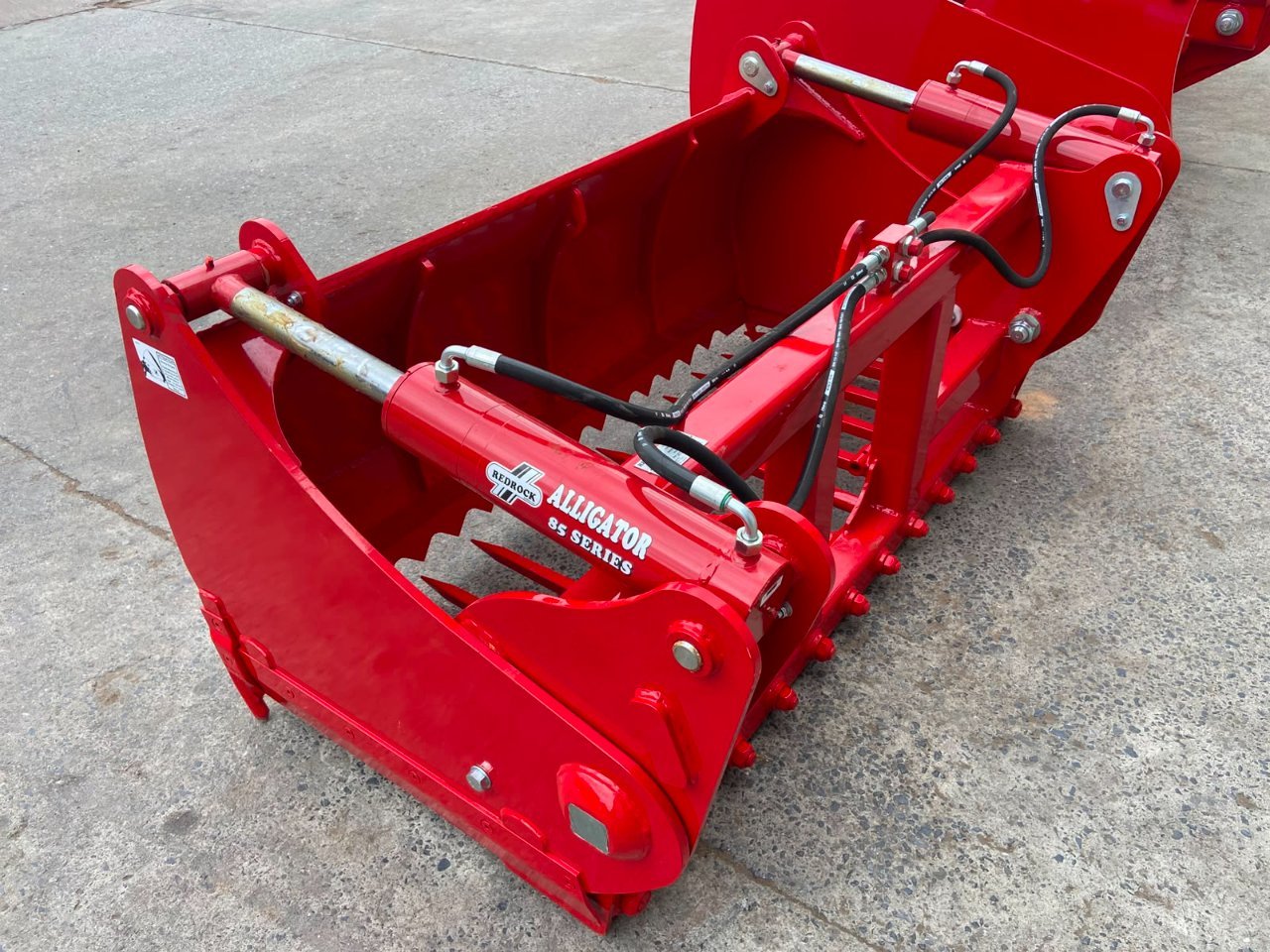Redrock 180/85 shear grab, NEW, 1.8m wide 85cm high, chrome rams, bolt on blades, bolt on hooks available