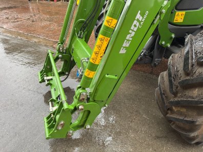 Fendt 4X80 Cargo loader, 2022, third service, Euro carriage with hydraulic locking, Multi docking, C/W Fendt 516 brackets and pipework, as new