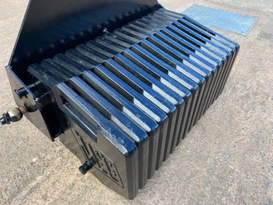 JCB Fastrac weight block, 16x 40kg JCB wafer weights, front linkage frame