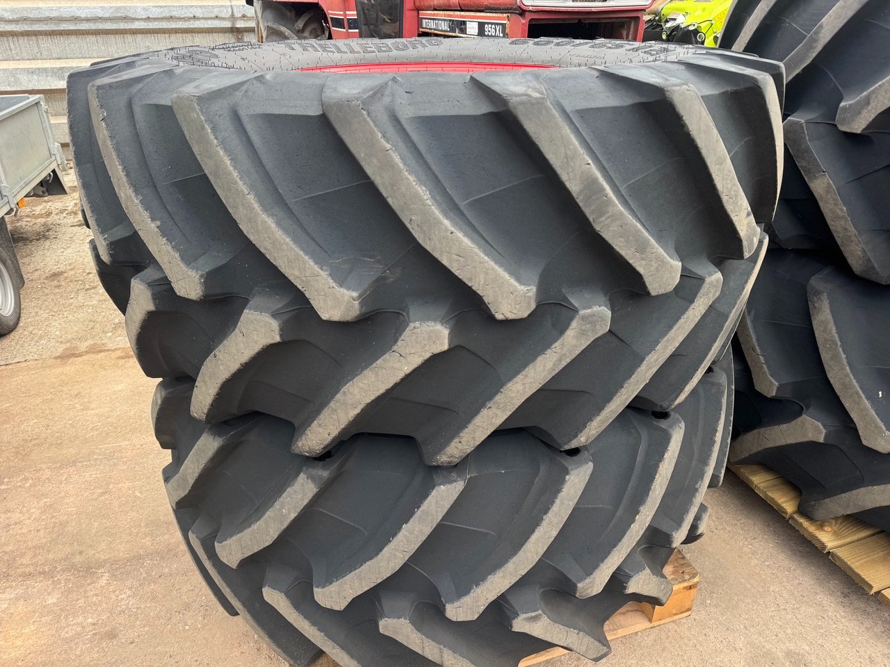 2x 650/75/38 + 2x 600/65/28 90% Trelleborg tyres fitted to Fendt 724 wheels, as new