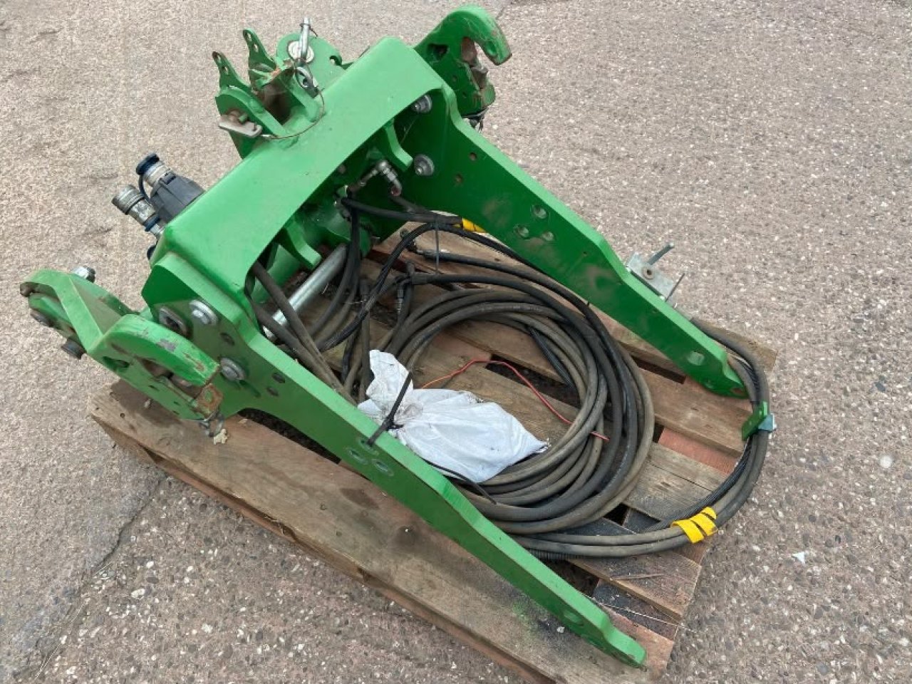 Sauter front linkage, 2018, removed from John Deere 7530