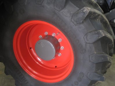 2x 650/75/38 + 2x 600/65/28 Fendt wheels and Trelleborg tyres 95%