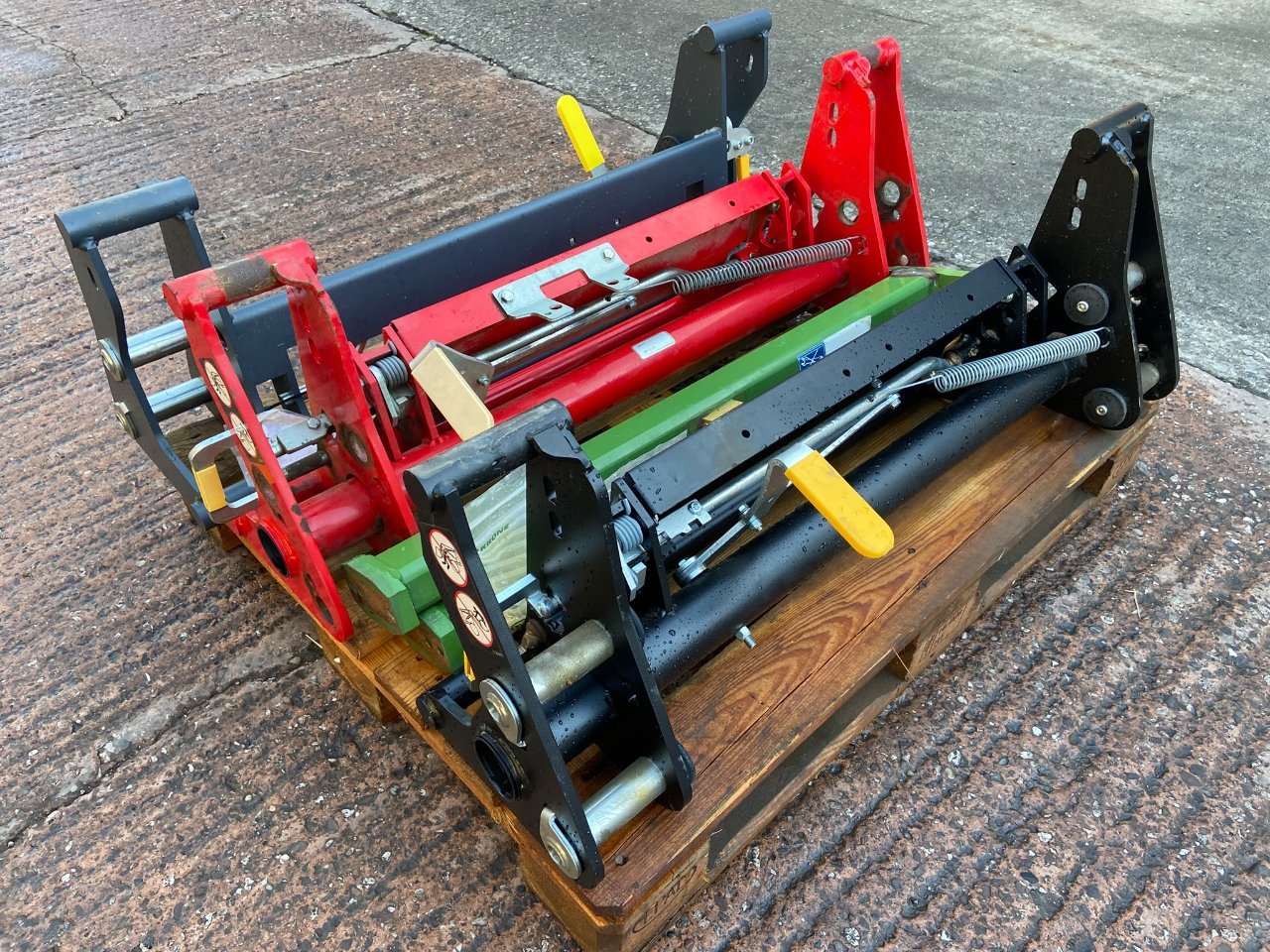 Quicke loader carriages, Euro 8, as new