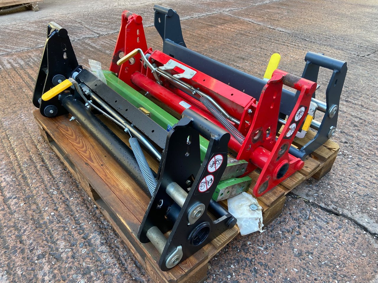 Quicke loader carriages, Euro 8, as new