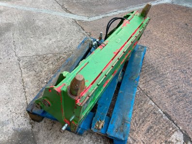 Pin and cone carriage to fit Quicke Q series loader boom, hydraulic locking, John Deere green