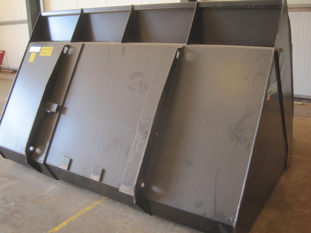 Albutt grain bucket, 2008, 5.15 cubic metres (about 3.5 tons), Sanderson brackets, very good