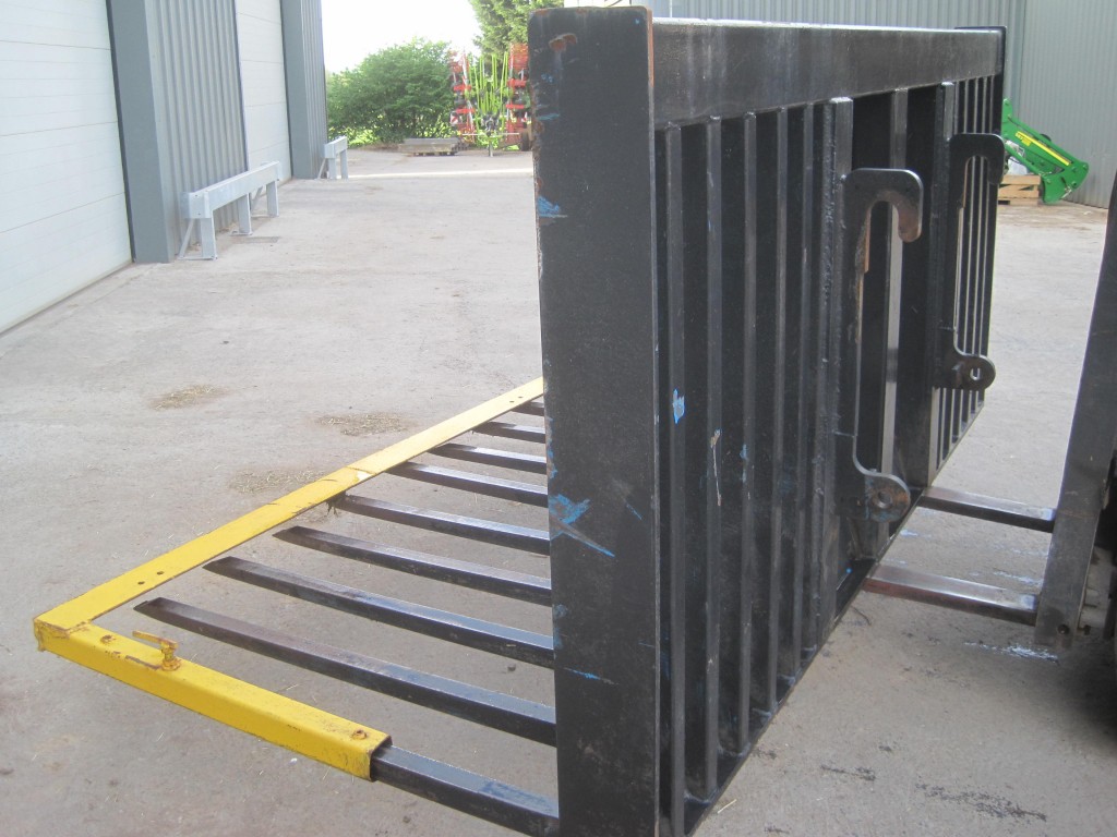 heavy duty silage fork, JCB brackets, Hardox tines