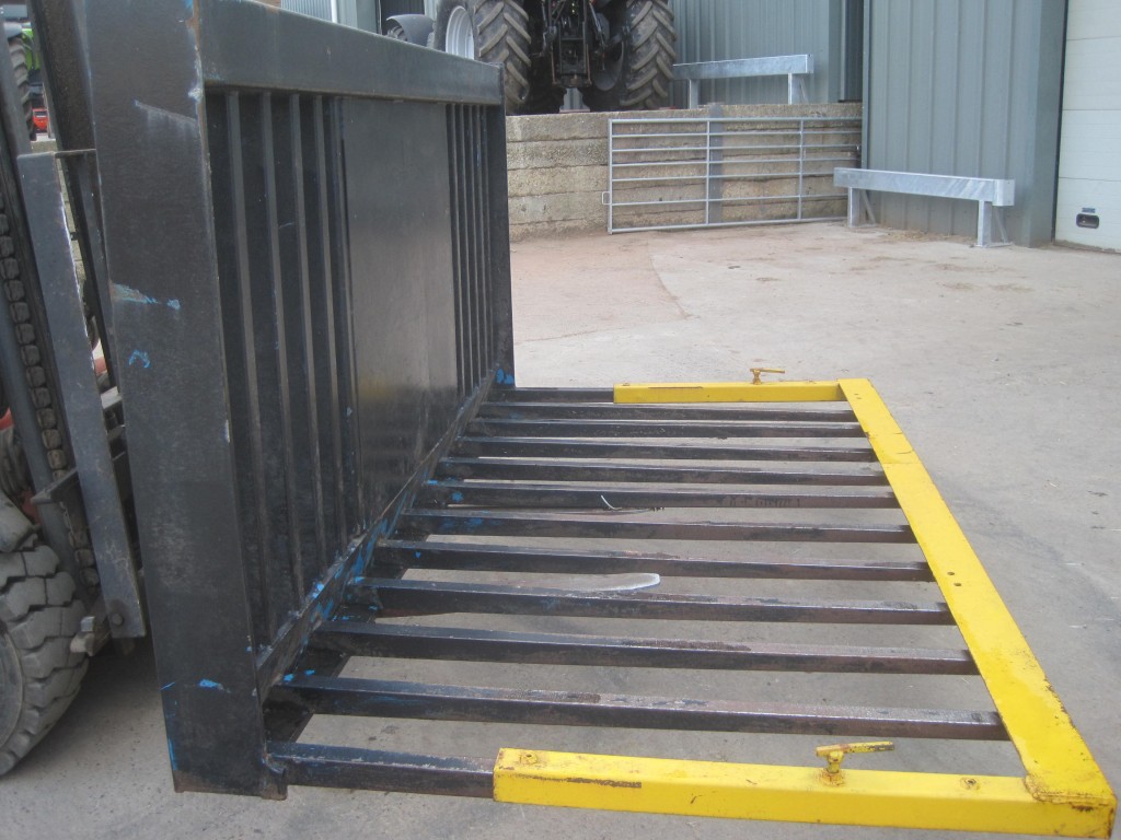 heavy duty silage fork, JCB brackets, Hardox tines