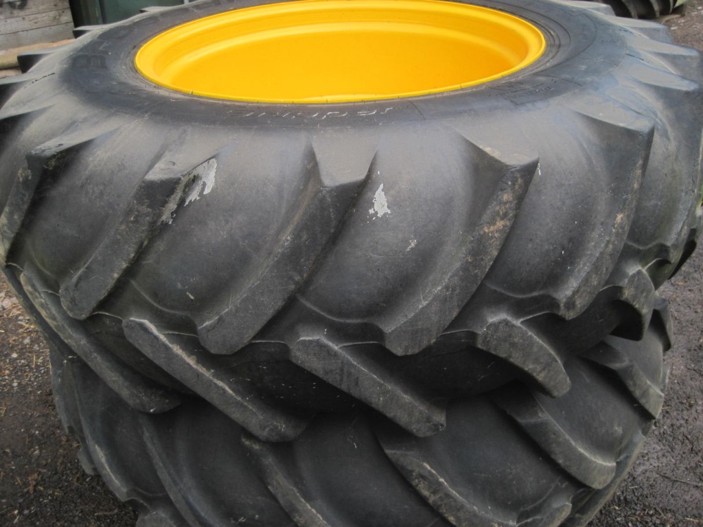 Massey Ferguson industrial wheels and 16.9/28 tyres