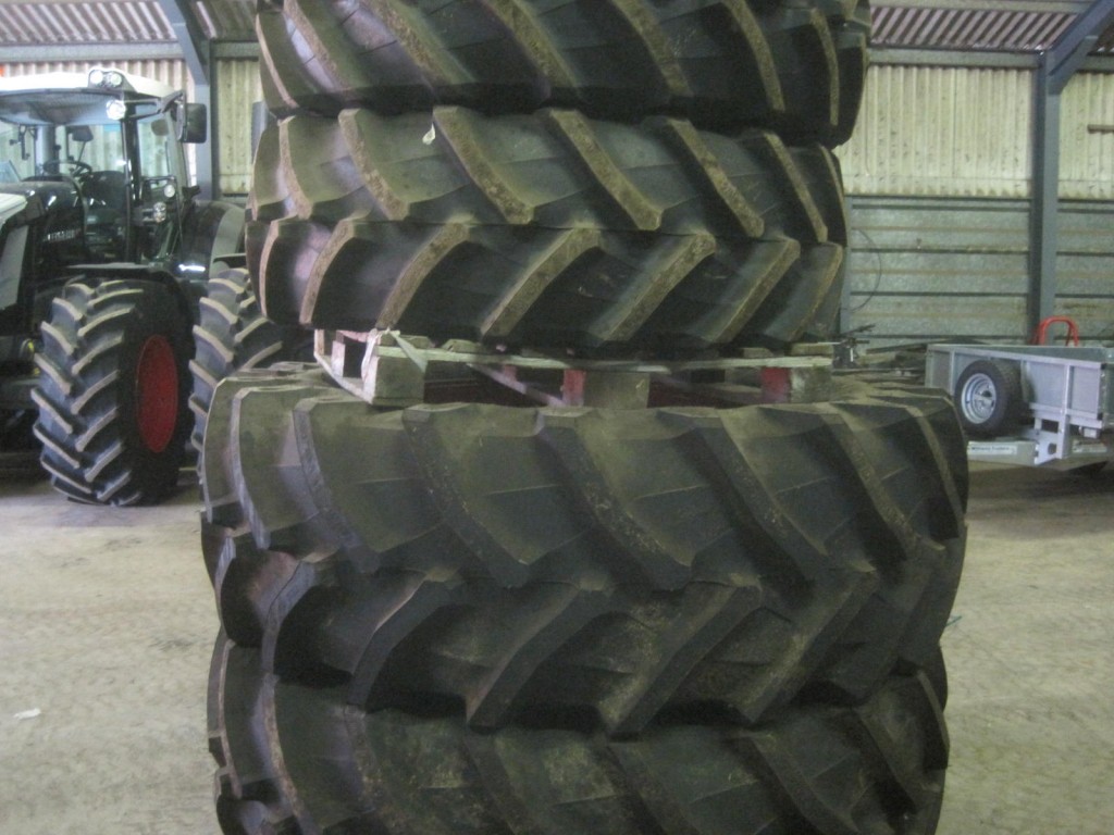 new 580/70/42 + 480/70/30 Trelleborg tyres fitted to new Fendt wheel, to fit Fendt 714 or 716