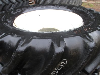 Goodyear 650/65/42 + 540/65/30 80% tyres fitted to New Holland wheels