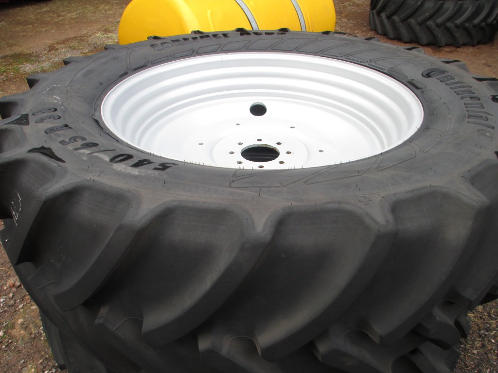 Continental 540/65/38 95% tyres fitted to Case wheels + 440/65/28 95% tyres