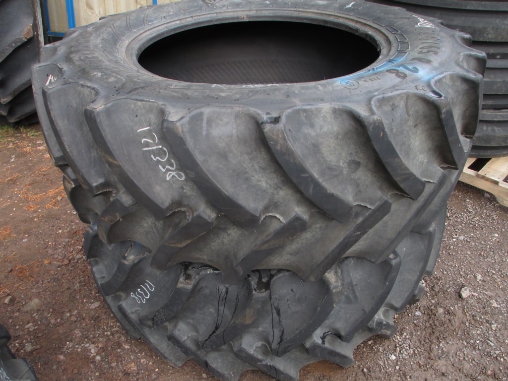 Continental 540/65/38 95% tyres fitted to Case wheels + 440/65/28 95% tyres