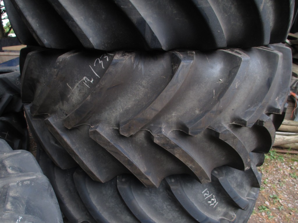 710/70/38 Goodyear tyre 95%