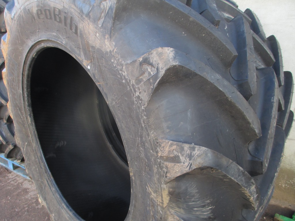 2x new 710/60/42 Michelin tyres
