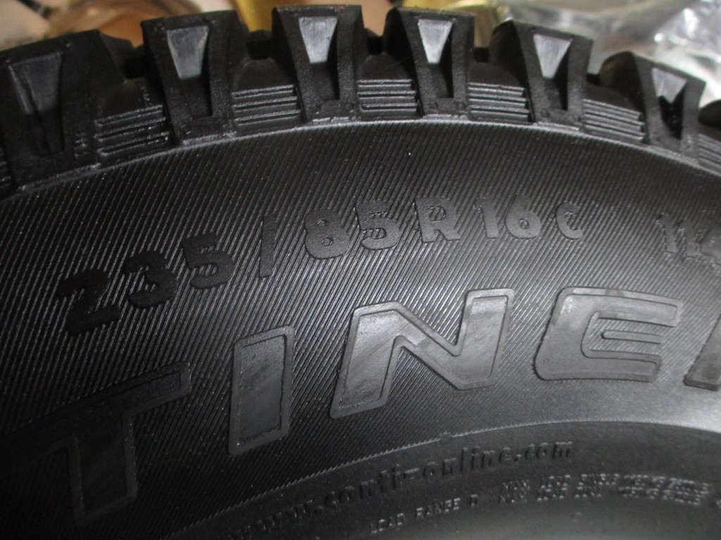 5x new Land Rover Boost alloys wheels, fitted with 235/85/16 Continental Cross Contact tyres