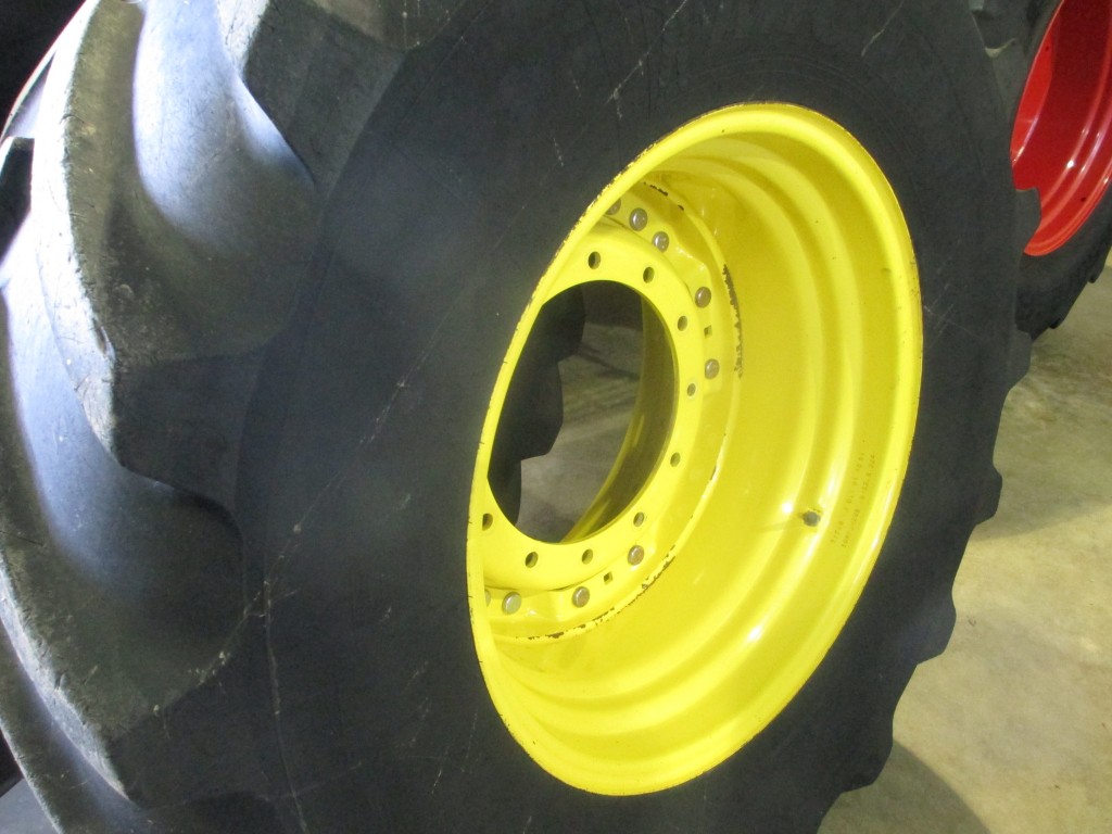 2x 710/70/42 + 2x 600/70/30 Michelin tyres and wheels to fit a John Deere 7930