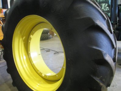 2x 710/70/42 + 2x 600/70/30 Michelin tyres and wheels to fit a John Deere 7930