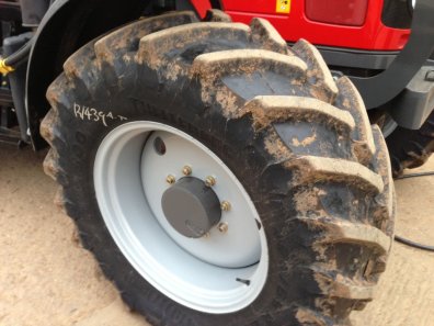 2x 600/65/38 + 2x 480/65/28 90% Trelleborg tyres and Massey Ferguson wheels