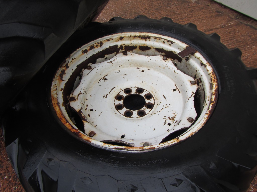 2x County 14x34 wheels fitted with 16.9/34 tyres