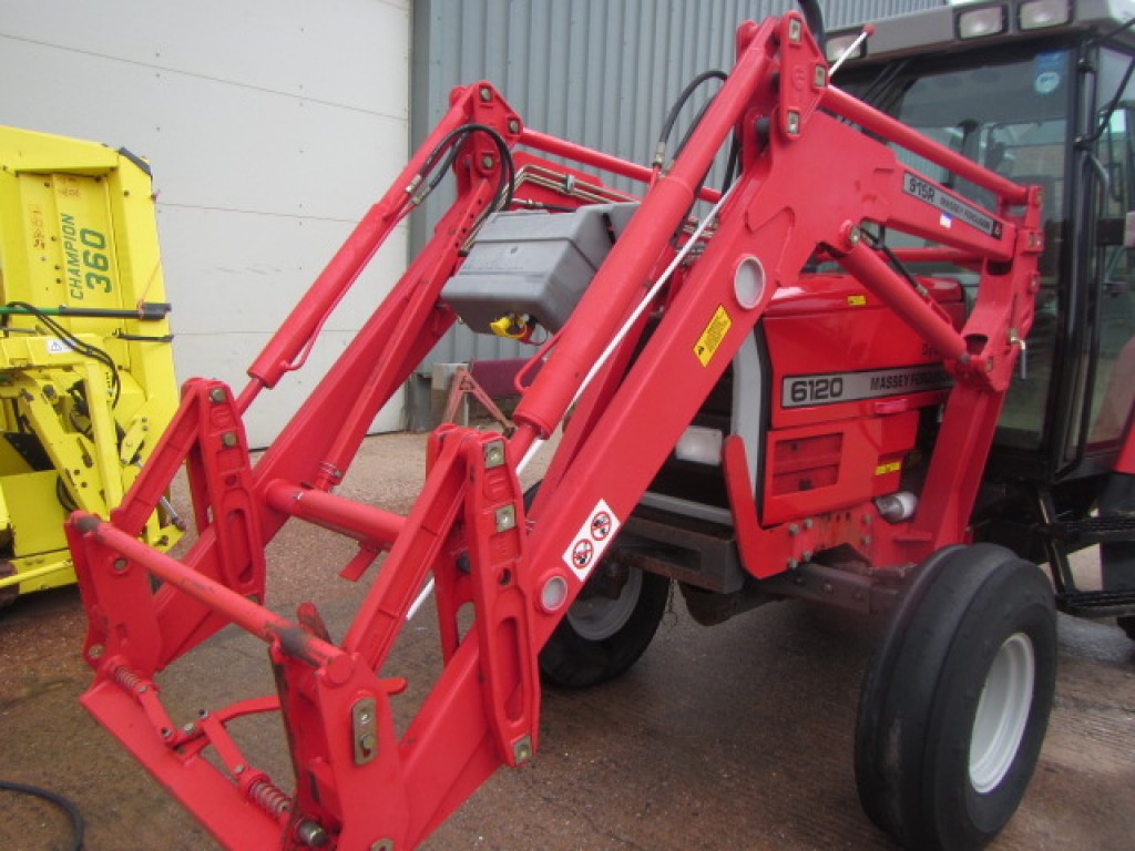 Massey Ferguson 915R loader, third service, brackets to fit MF 6120/6130/6140 and 6150, this loader is as new