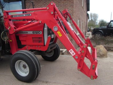 Massey Ferguson 915R loader, third service, brackets to fit MF 6120/6130/6140 and 6150, this loader is as new
