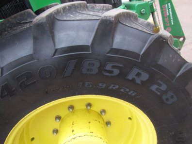 2x 20.8/38 + 2x 16.9/28 Trelleborg tyres 75%