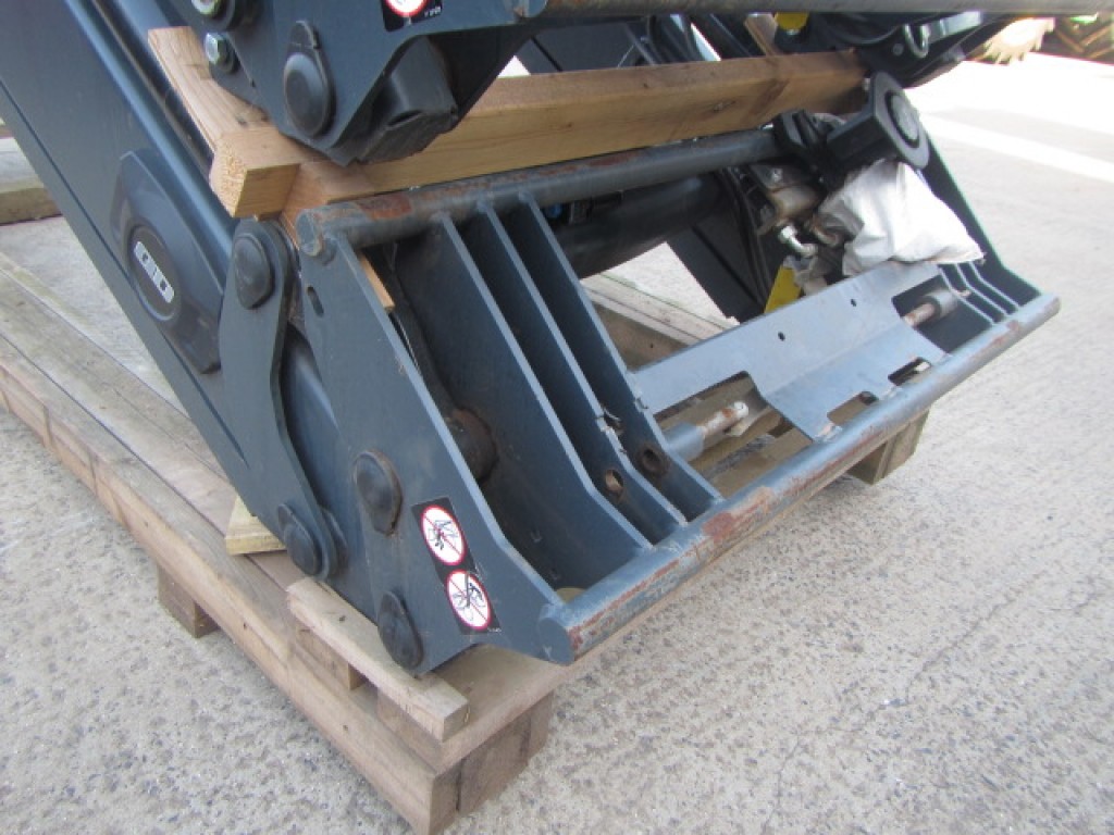 Quicke Q66 loader, 2011, third service, soft drive, Euro carriage, multi docking